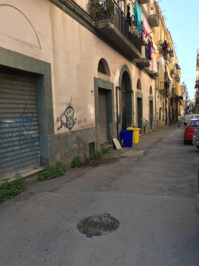 Rosy Monolocale Nel Centro Storico Di Torre Annunziata Di Fronte Scavi Oplonti Lägenhet Exteriör bild