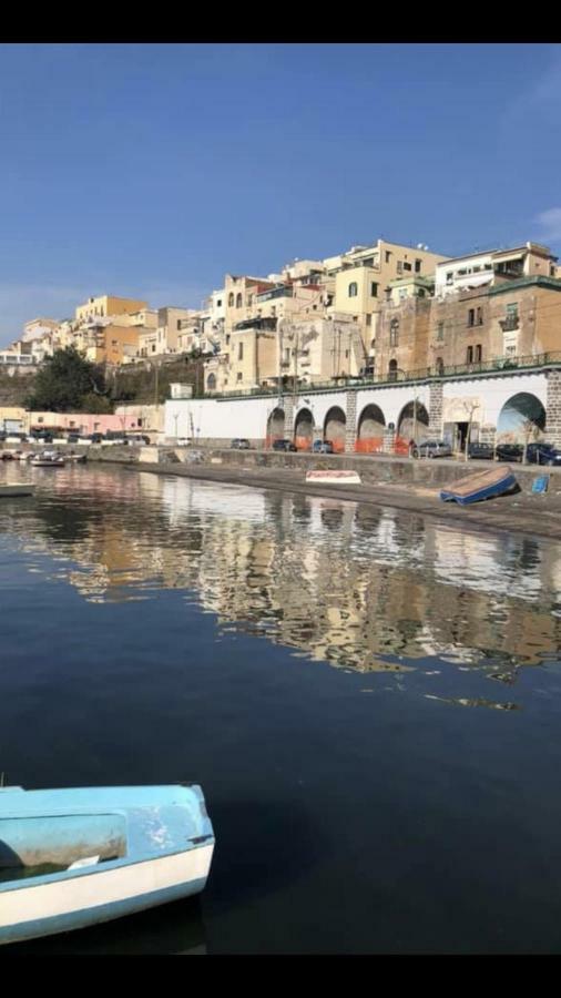 Rosy Monolocale Nel Centro Storico Di Torre Annunziata Di Fronte Scavi Oplonti Lägenhet Exteriör bild