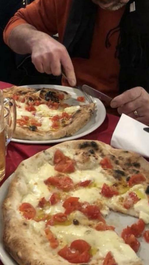 Rosy Monolocale Nel Centro Storico Di Torre Annunziata Di Fronte Scavi Oplonti Lägenhet Exteriör bild