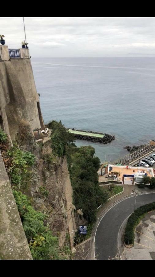 Rosy Monolocale Nel Centro Storico Di Torre Annunziata Di Fronte Scavi Oplonti Lägenhet Exteriör bild