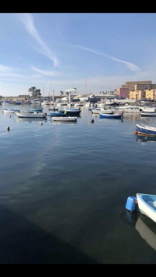 Rosy Monolocale Nel Centro Storico Di Torre Annunziata Di Fronte Scavi Oplonti Lägenhet Exteriör bild