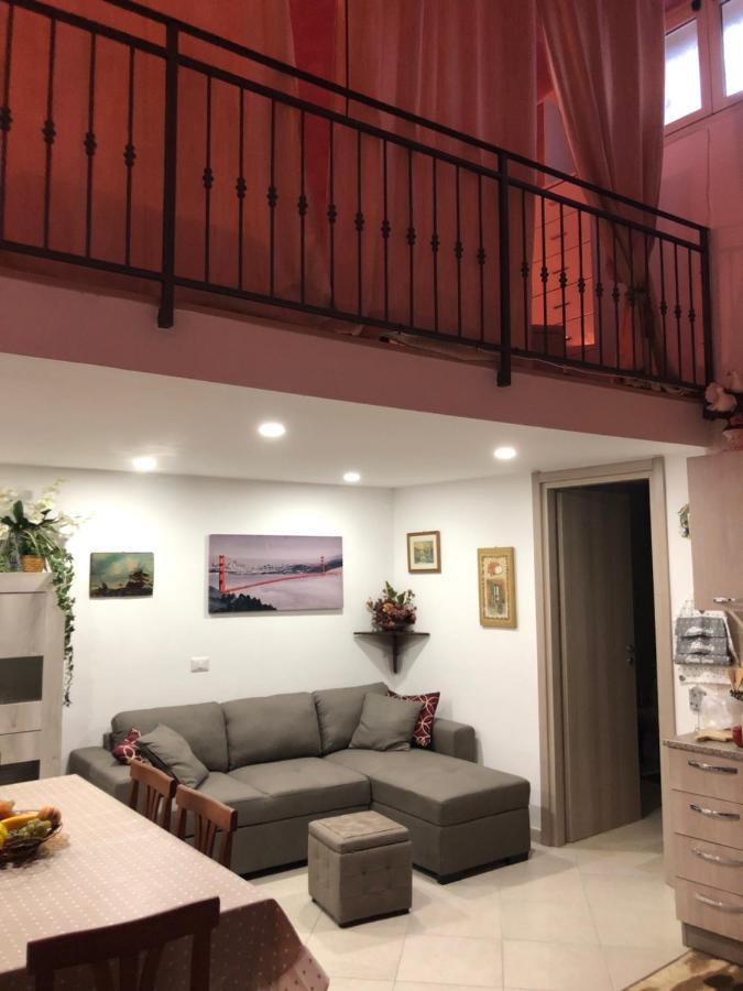 Rosy Monolocale Nel Centro Storico Di Torre Annunziata Di Fronte Scavi Oplonti Lägenhet Exteriör bild