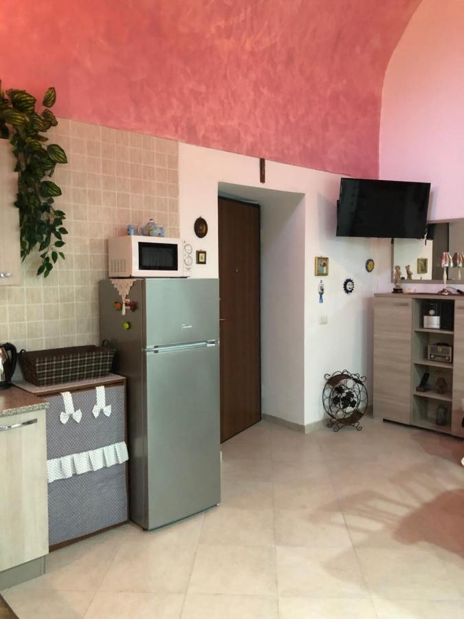 Rosy Monolocale Nel Centro Storico Di Torre Annunziata Di Fronte Scavi Oplonti Lägenhet Exteriör bild